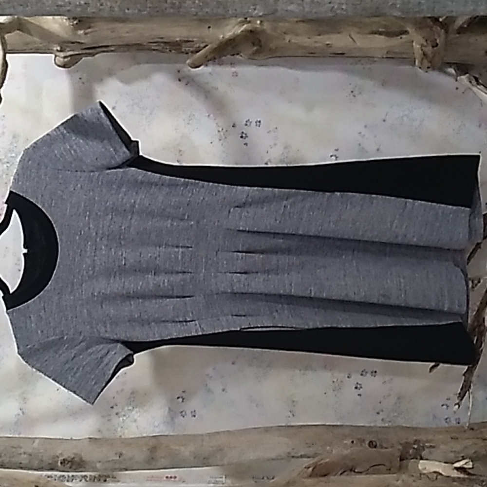 Madewell short sleeve crew neck grey/ black dress in women's size 4